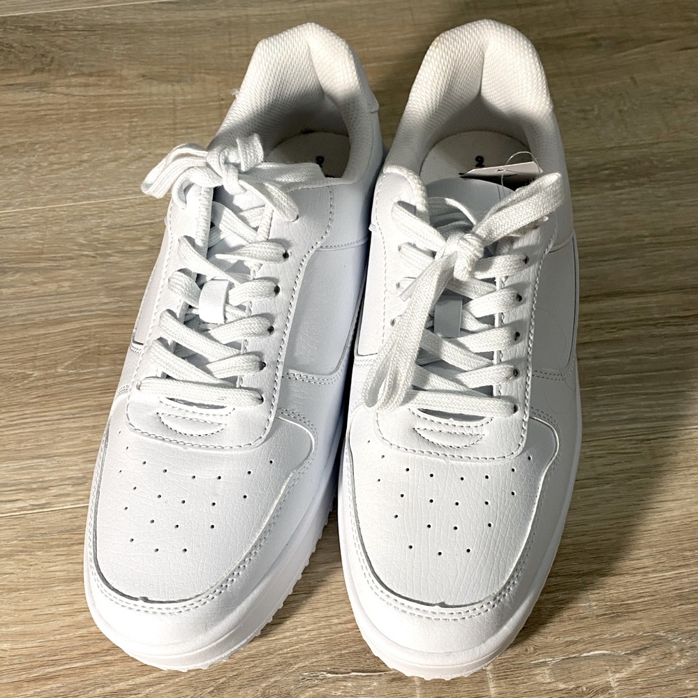 Time and Tru Womens Size 9 White Platform Shoes